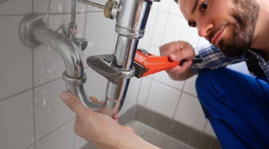 Professional clogged toilet repair in USA